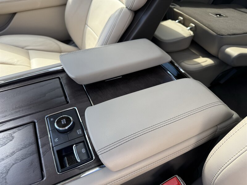 Used 2024 Lincoln Navigator Reserve AWD/4WD image 56