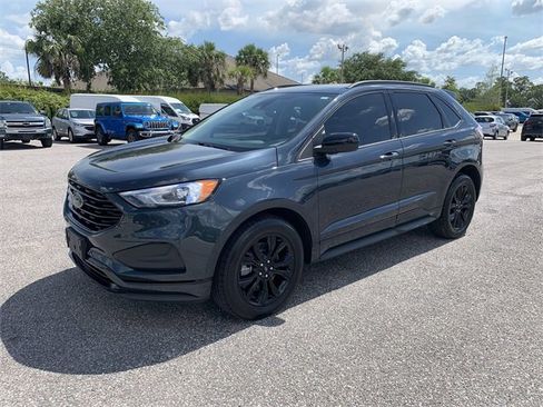 Certified 2024 Ford Edge SE w/ Black Appearance Package image 8