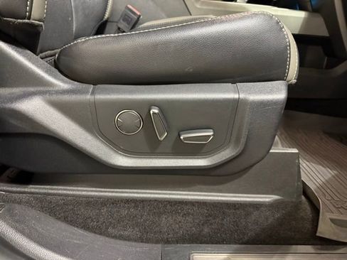 Used 2018 Ford F150 Raptor w/ Equipment Group 802A Luxury image 28