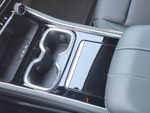 Used 2024 Chevrolet Traverse LT image 21