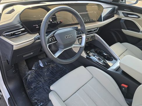 Certified 2025 Audi Q5 Prestige image 39