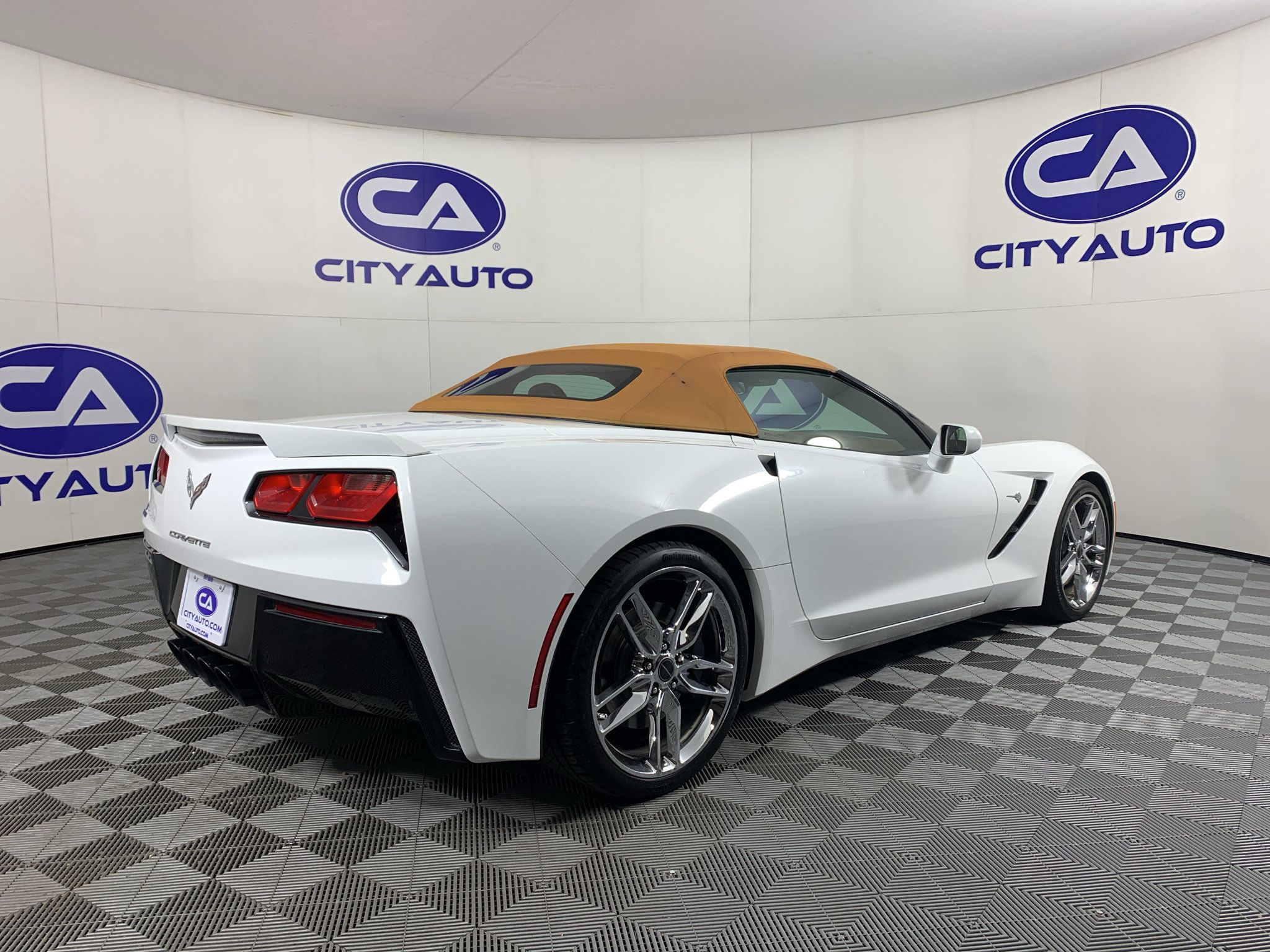 Used 2014 Chevrolet Corvette Stingray Convertible w/ 3LT Preferred Equipment Group RWD image 3