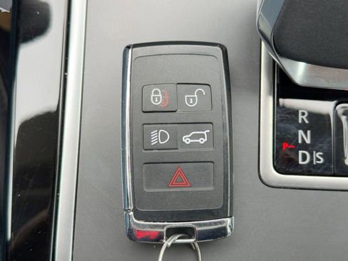 Used 2024 Land Rover Range Rover Evoque Dynamic SE image 47