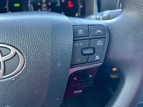 Used 2025 Toyota Camry LE FWD image 16