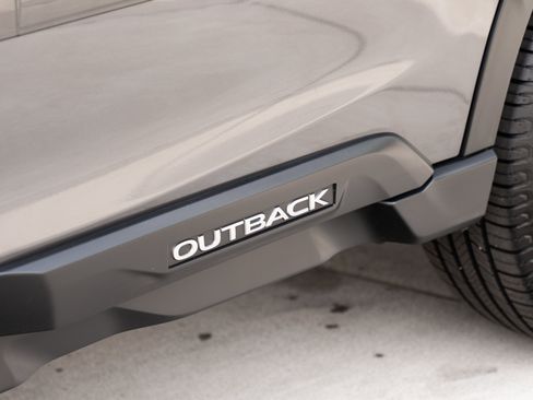 Used 2025 Subaru Outback Limited AWD/4WD image 32