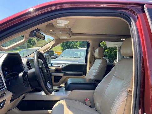 Used 2015 Ford F150 Lariat w/ Equipment Group 502A Luxury AWD/4WD image 22