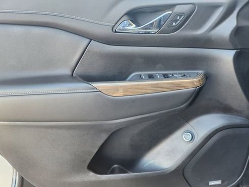 Certified 2023 GMC Acadia SLE w/ Driver Convenience Package image 24