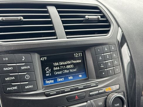 Used 2018 Ford Explorer XLT image 16