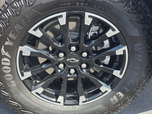 Used 2024 Chevrolet Traverse Z71 w/ Enhanced Driving Package AWD/4WD image 10