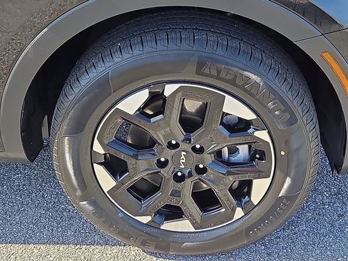Used 2024 Kia Sorento S image 7