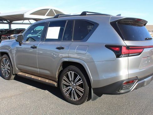 Used 2024 Lexus LX 600 4WD w/ Luxury Package image 13