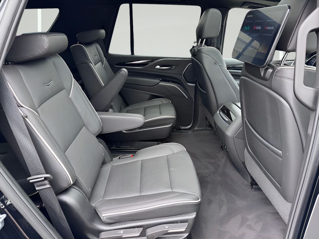 Used 2023 Cadillac Escalade Sport AWD/4WD image 33
