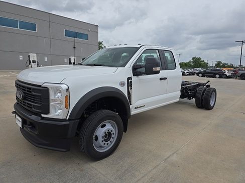 New 2025 Ford F550 XL image 31