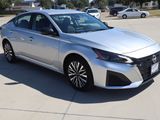 Used 2024 Nissan Altima 2.5 SV image 3