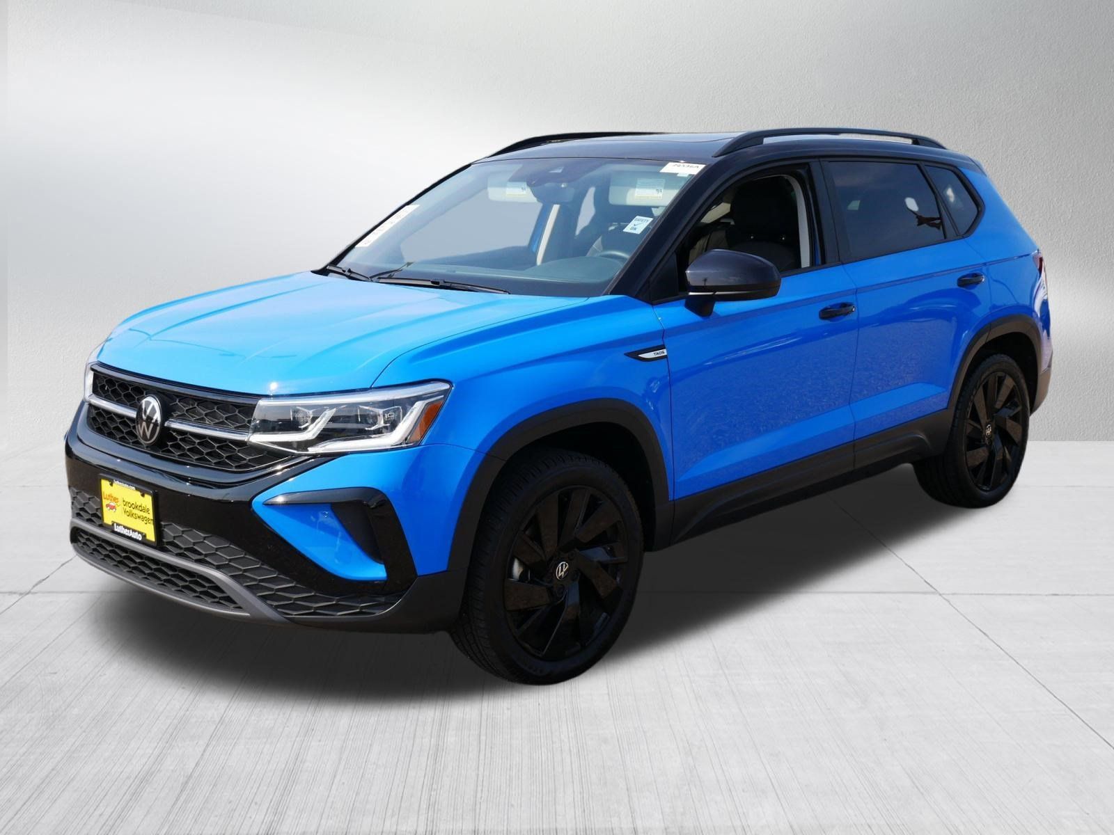 Certified 2024 Volkswagen Taos SE AWD/4WD image 3
