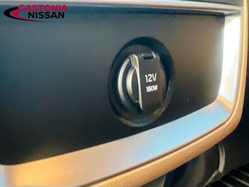 Used 2024 Kia Carnival LX image 33