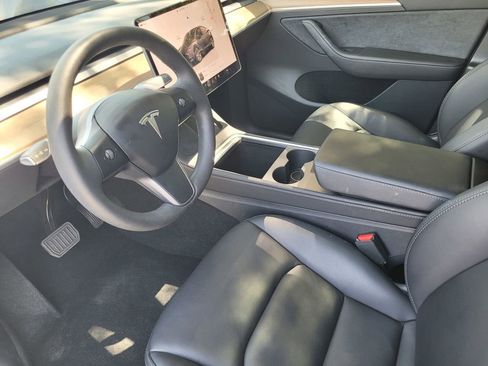 Used 2023 Tesla Model Y Long Range AWD/4WD image 18