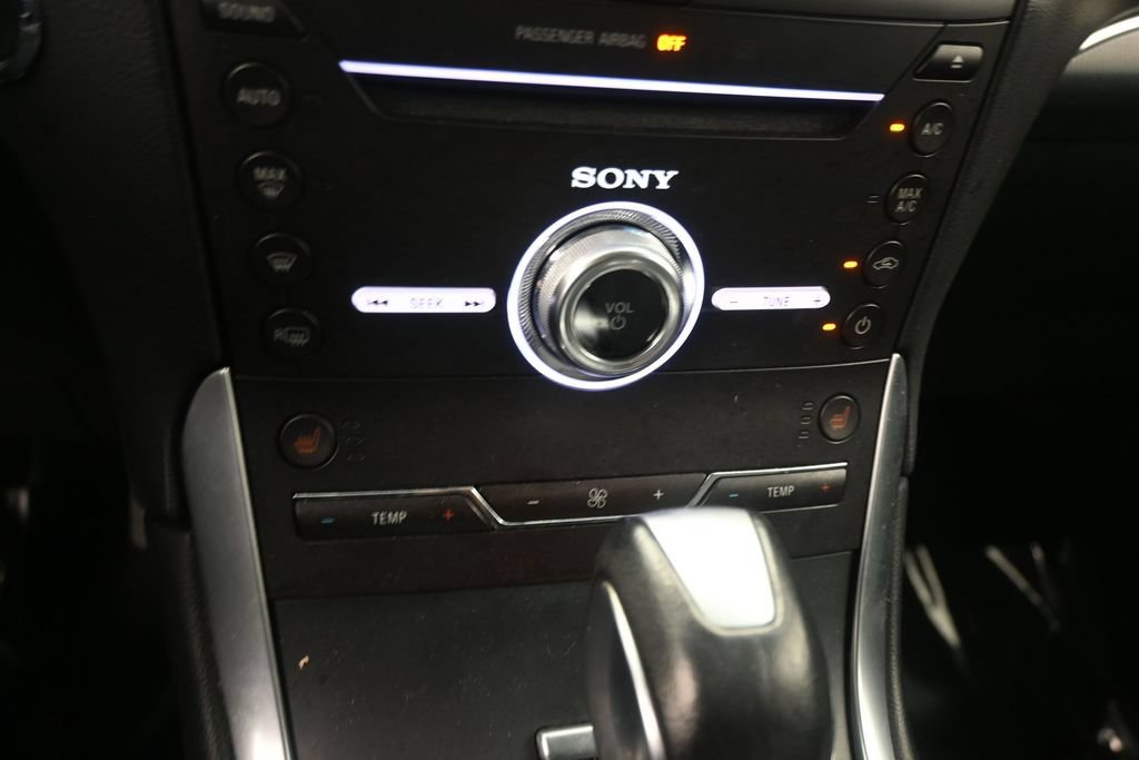 Used 2018 Ford Edge Titanium FWD image 14