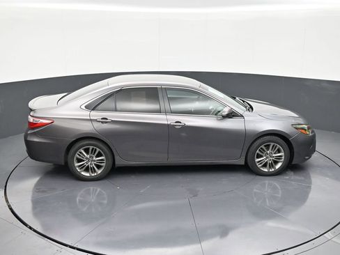Used 2016 Toyota Camry SE FWD image 17