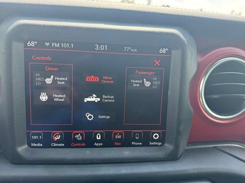 Used 2023 Jeep Gladiator Rubicon w/ Cold Weather Group AWD/4WD image 15