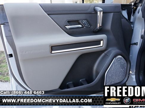New 2025 GMC Hummer EV 3X image 40
