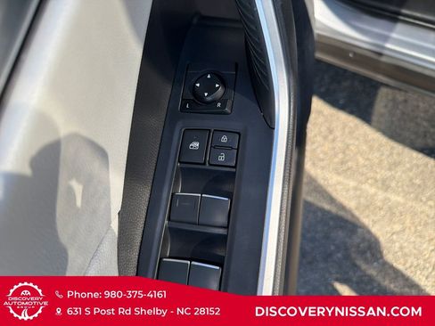 Used 2020 Toyota RAV4 XLE Premium FWD image 15