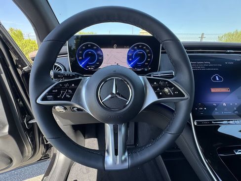 New 2026 Mercedes-Benz EQE 320 4MATIC SUV image 23