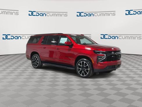 New 2026 Chevrolet Suburban RST w/ Comfort Package AWD/4WD image 2