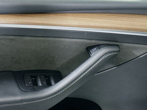 Used 2023 Tesla Model Y RWD image 15