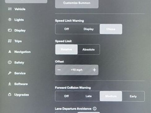 Used 2015 Tesla Model S RWD image 13