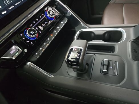 Used 2024 GMC Sierra 1500 Denali AWD/4WD image 25