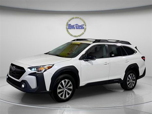 Used 2024 Subaru Outback Premium AWD/4WD image 1