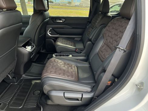 New 2026 Nissan Armada Platinum image 17