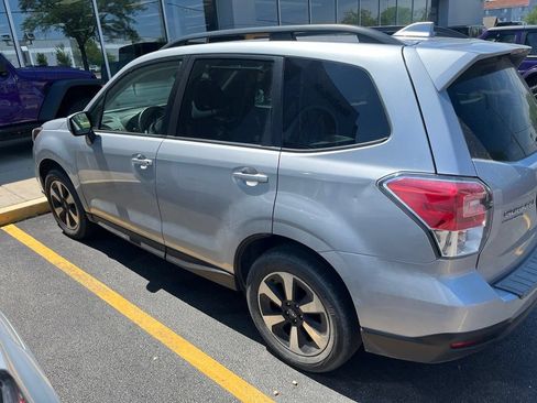 Used 2018 Subaru Forester 2.5i Premium w/ All-Weather Package AWD/4WD image 5