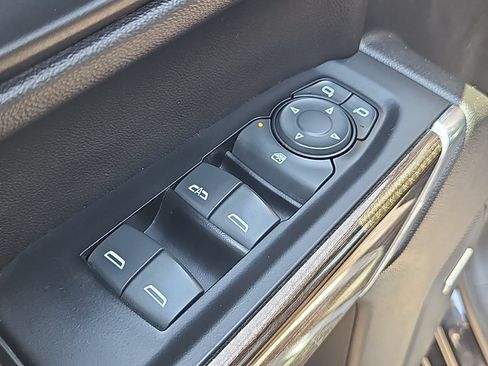 Used 2019 Chevrolet Silverado 1500 LT Trail Boss AWD/4WD image 28