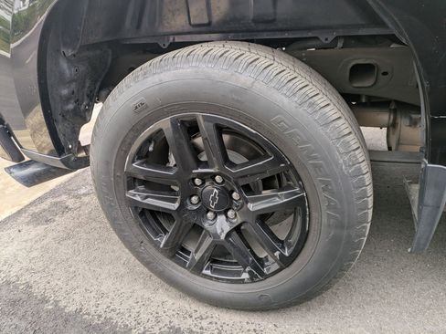 Used 2022 Chevrolet Silverado 1500 Custom image 4