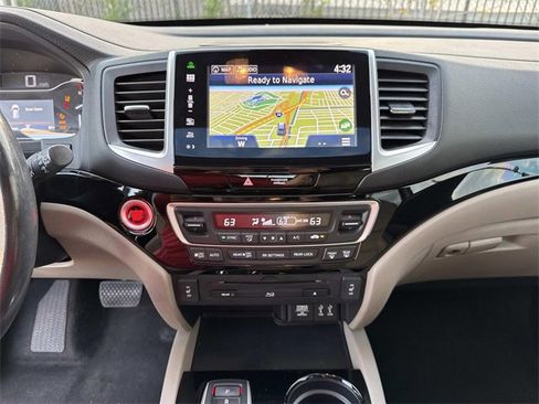 Used 2016 Honda Pilot Touring image 24