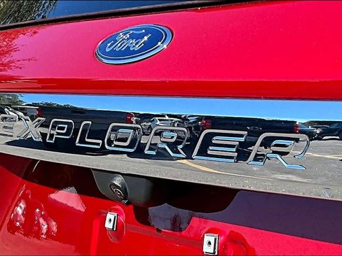 Used 2020 Ford Explorer Limited w/ Class III Trailer Tow Package image 9