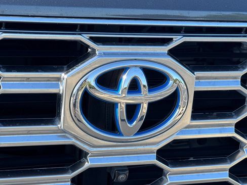 Used 2023 Toyota Sequoia Capstone AWD/4WD image 48