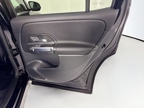 Used 2025 Mercedes-Benz GLB 250 image 27
