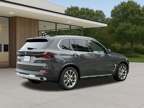 New 2026 BMW X5 xDrive50e w/ Executive Package image 7