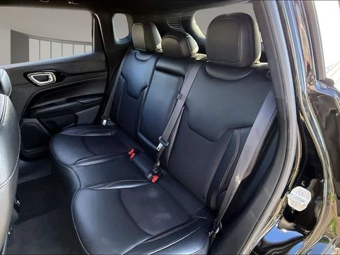 Used 2024 Jeep Compass Trailhawk AWD/4WD image 28