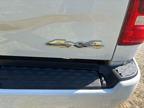 Used 2022 RAM 2500 Limited AWD/4WD image 9