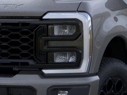 New 2026 Ford F350 Lariat w/ Black Appearance Package image 18
