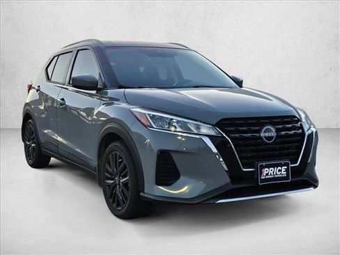 Used 2023 Nissan Kicks SV FWD image 3
