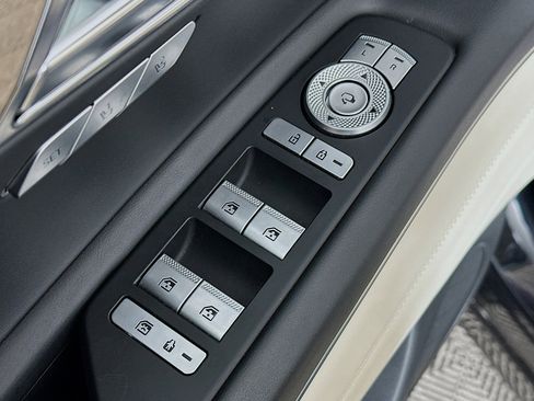 Used 2024 Genesis GV80 3.5T w/ Prestige Package image 18