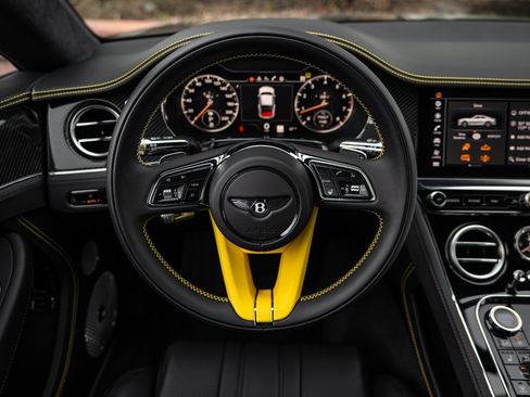 Used 2024 Bentley Continental GT image 24