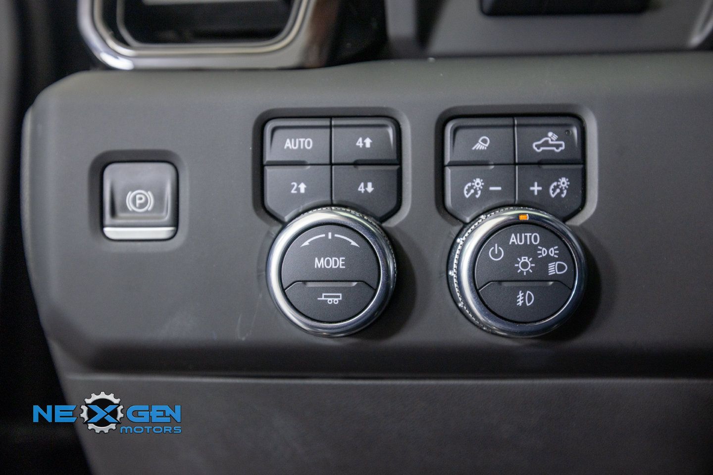 Used 2022 GMC Sierra 1500 AT4 w/ AT4 Premium Package AWD/4WD image 16