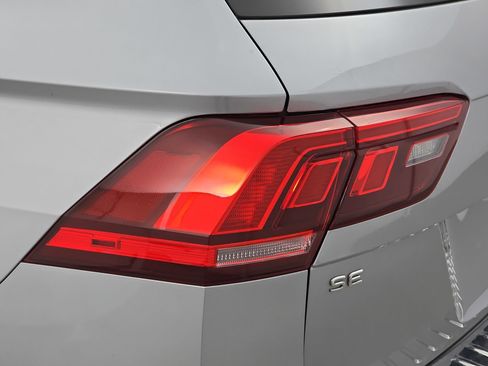 Certified 2023 Volkswagen Tiguan SE R-Line image 34