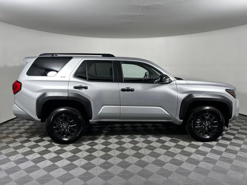 Certified 2026 Toyota 4Runner SR5 AWD/4WD image 4